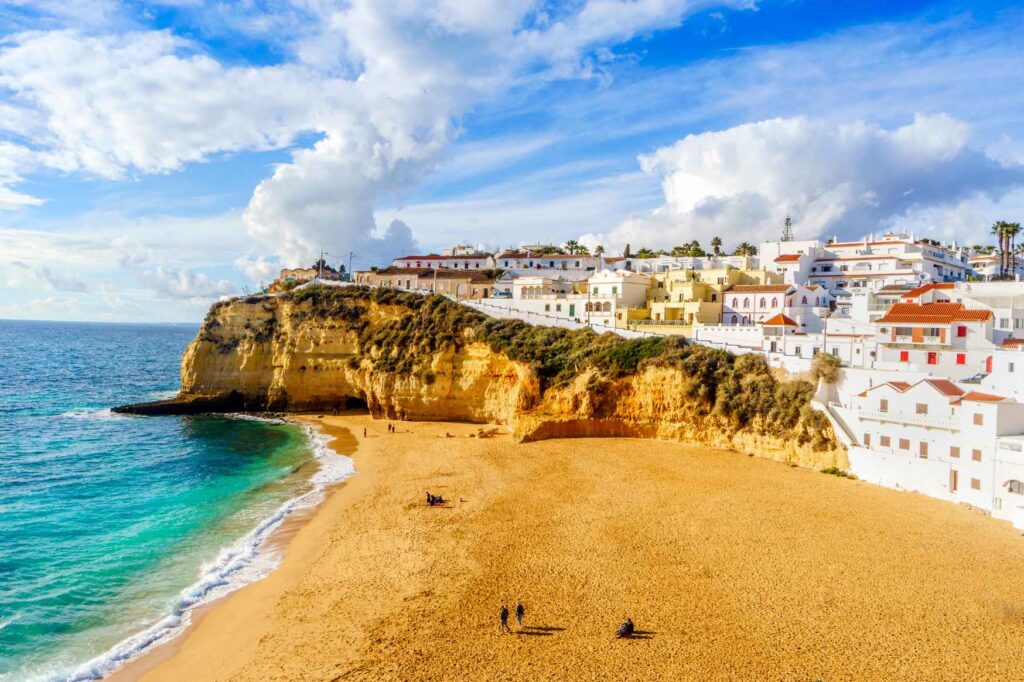 Práce v Portugalsku v turistické oblasti Algarve